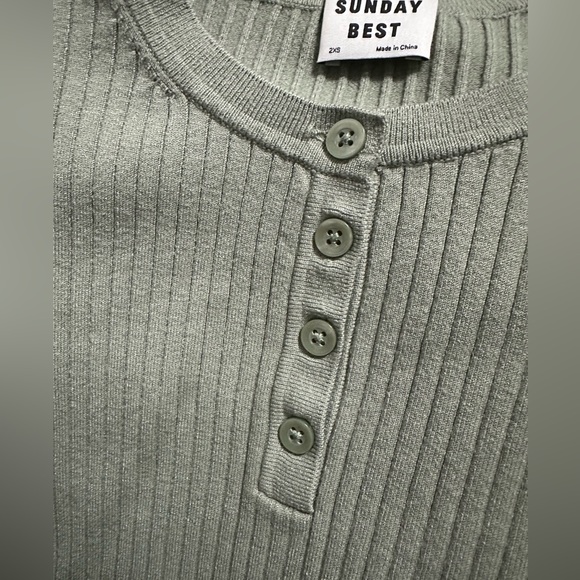 Sunday Best 1/2 Button Up Cropped Ribbed Long Sleeve Top size XXS Pastel Green - Picture 2 of 5